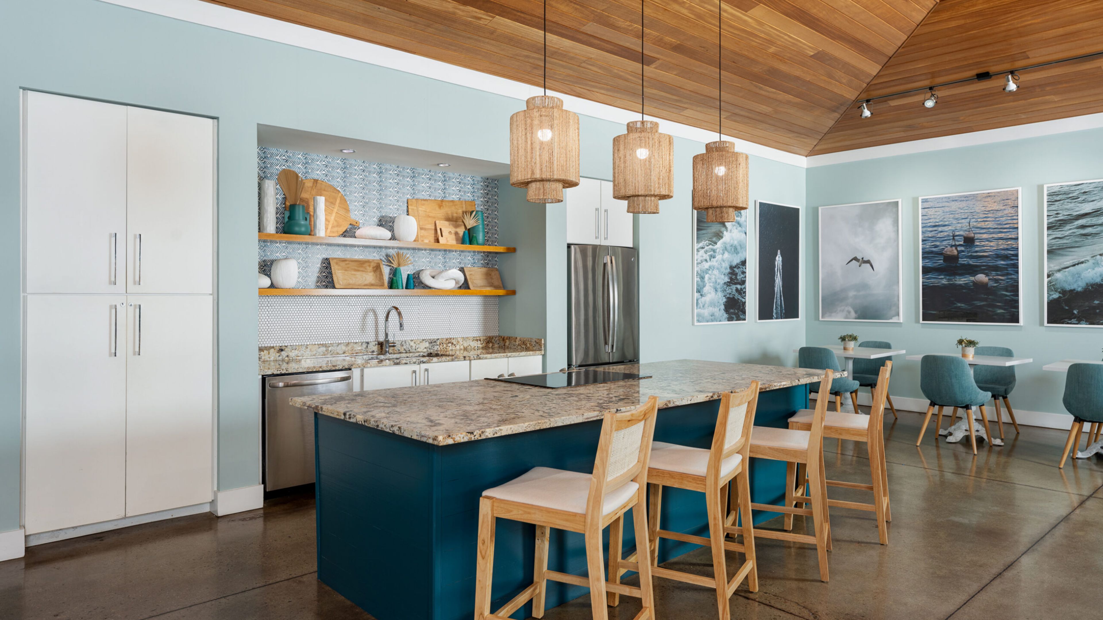 Hawthorne at the Station resident clubhouse amenity with seating area and beautiful finishes